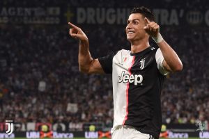 اولین پیروزی در بازی های خانگی