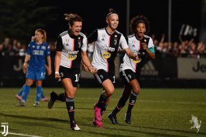 بانوان حاضر برای بازی با ساسولو