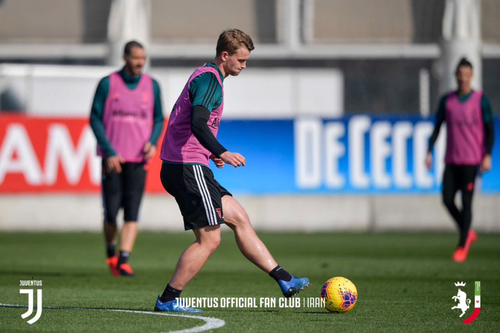 صبح چهارشنبه در زمین تمرینی کونتیناسا