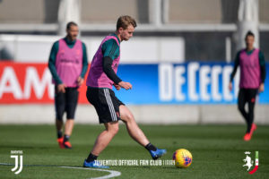 صبح چهارشنبه در زمین تمرینی کونتیناسا