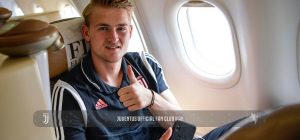 دی لیخت در یوونتوس می ماند