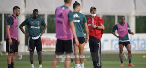 تمرین و ریکاوری برای بازیکنان در کمپ تمرینی یووه