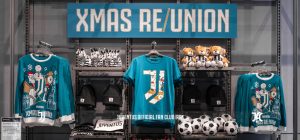 تزیین فروشگاه های یووه با حال و هوای کریسمس