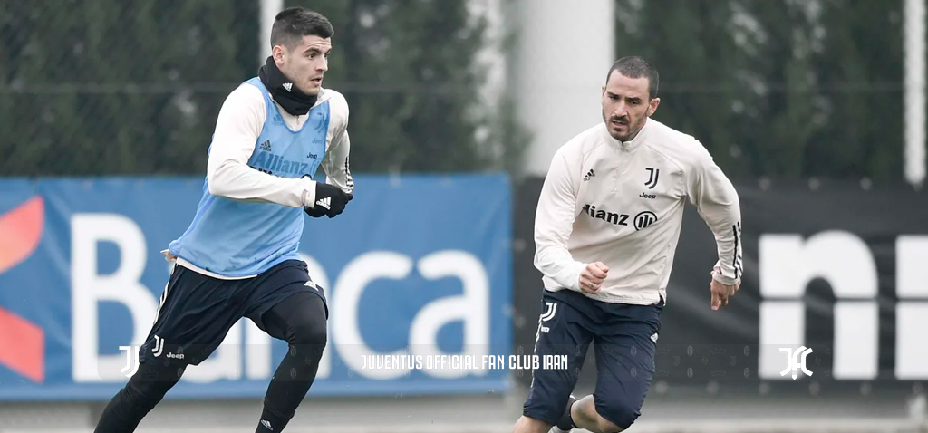 تمرینات آماده سازی پیش از بازی با ناپولی