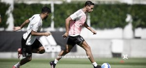 دویدن و کار با توپ بازیکنان در روز یکشنبه