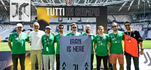 مدال بر گردن بازیکنان ایرانی در کنار فابریتزیو راوانلی